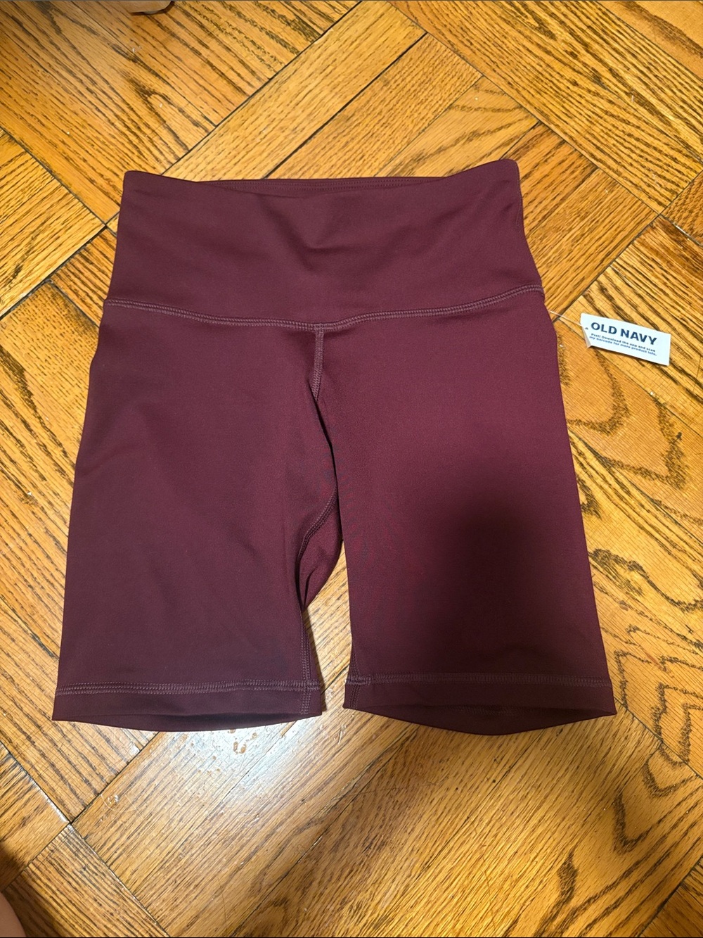 NWT Old Navy Active “Powerpress” High-Rise Bike Short in Maroon/Cherry Red